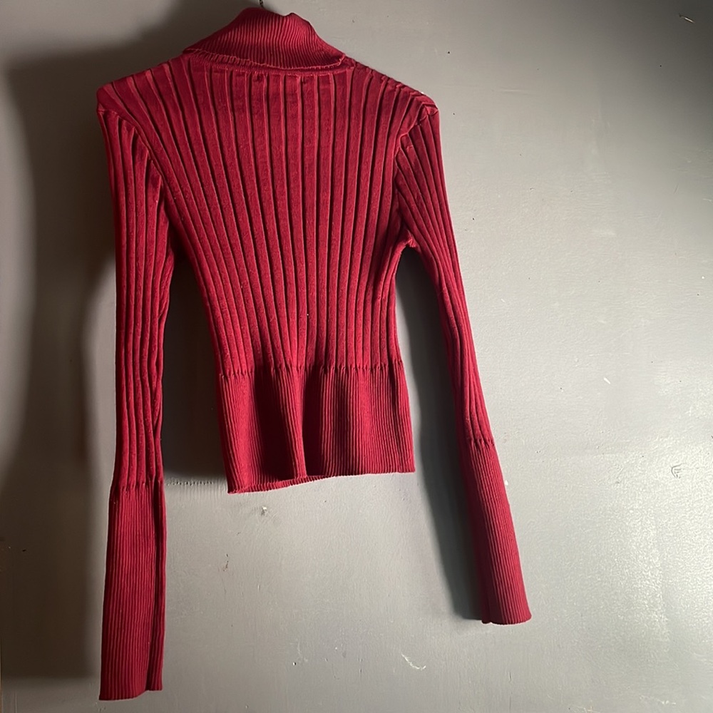 Sweater - Picture 2 of 4